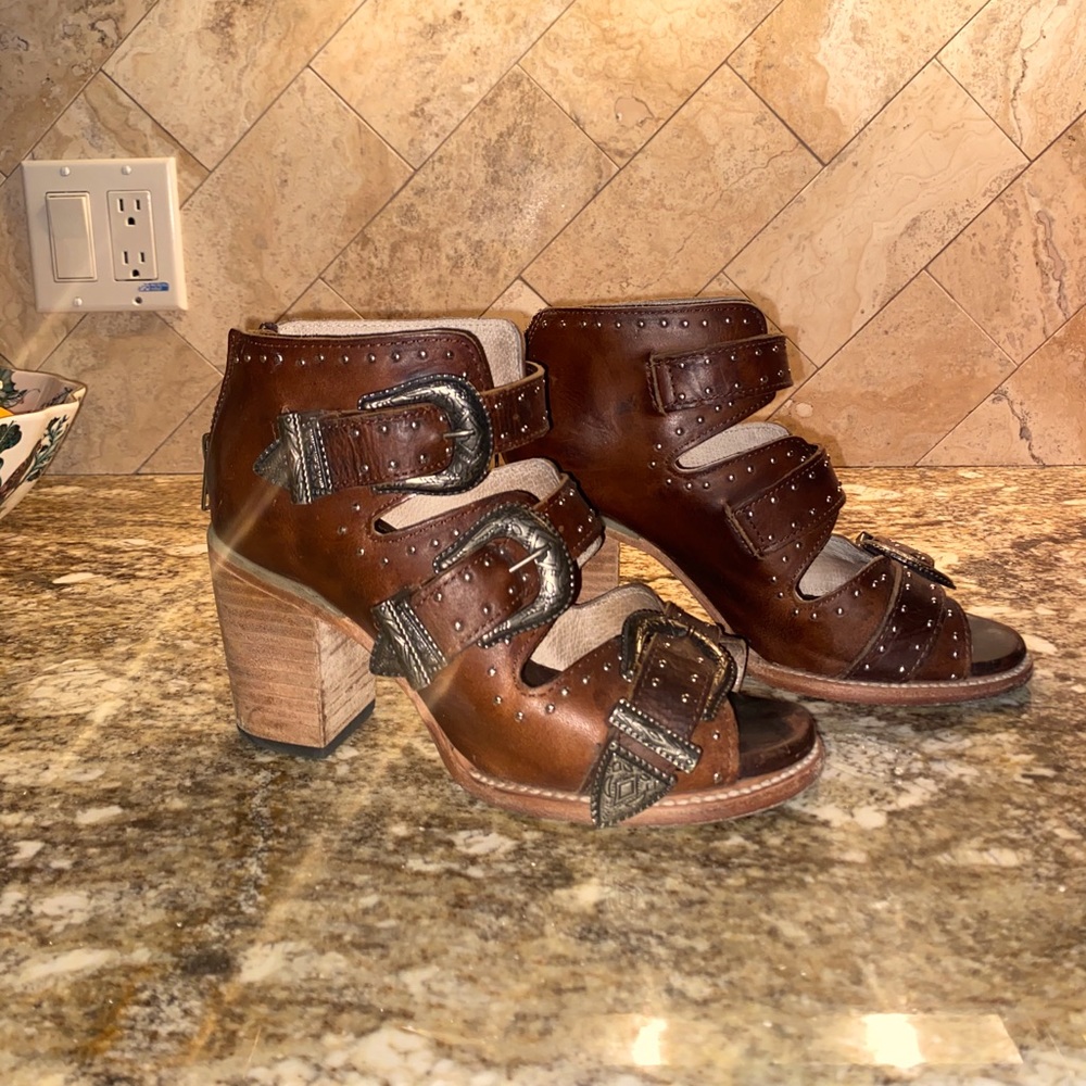 FREEBIRD Violet Sandal, Cognac Leather, Size 8